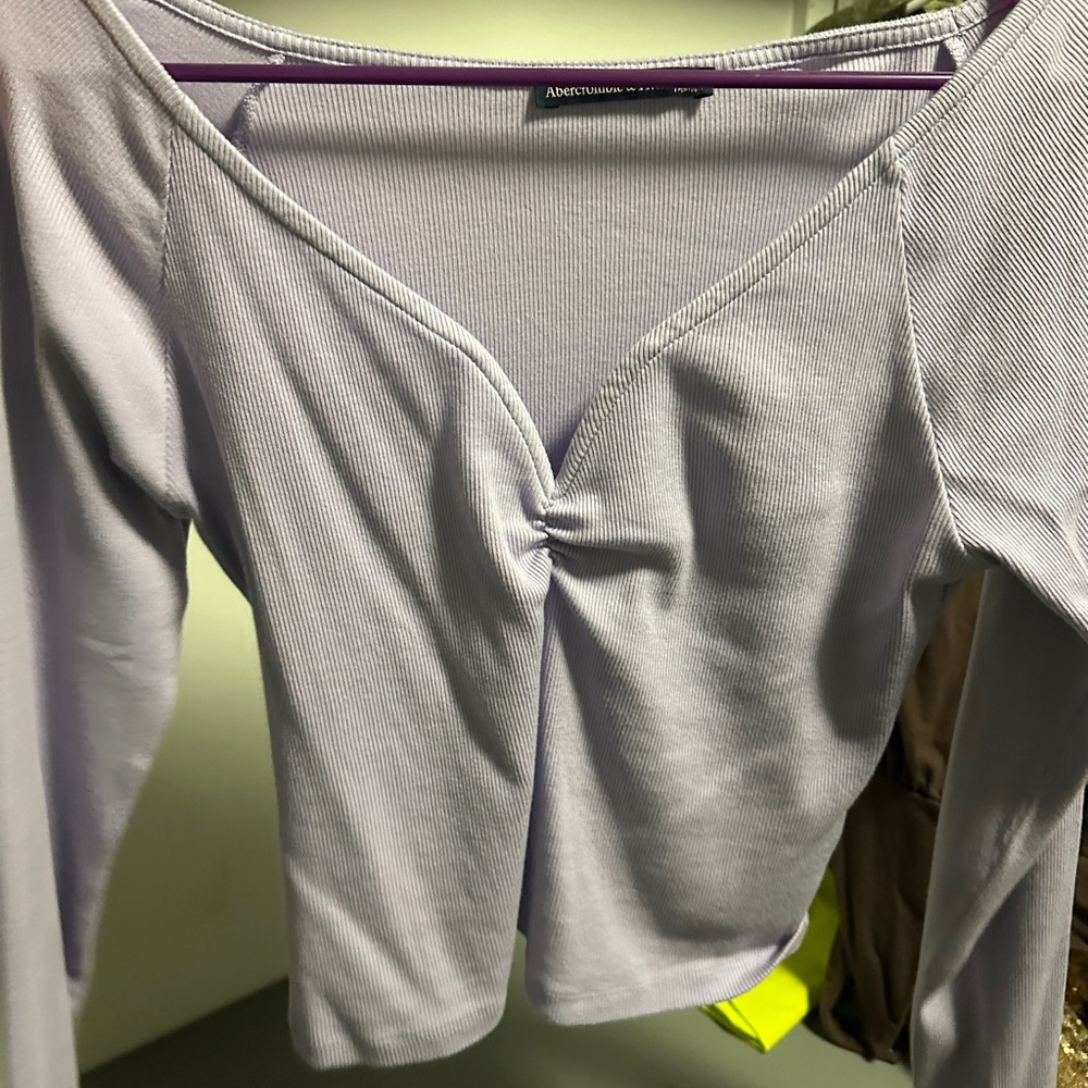 A&F cropped long sleeve tshirt. Never worn